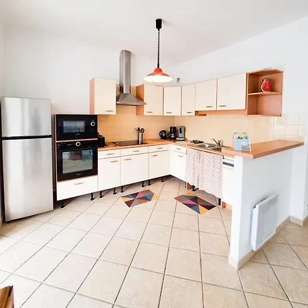 Le Petit - Hyper Centre Ville, 2 Min De La Et Des Commerces * Royan