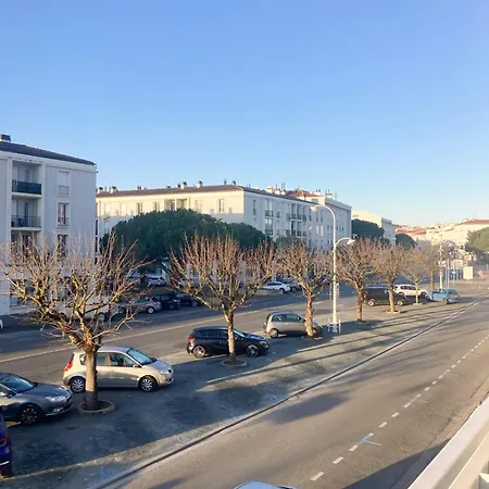 Le Petit - Hyper Centre Ville, 2 Min De La Et Des Commerces Apartment