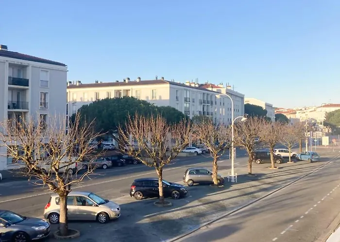 Le Petit - Hyper Centre Ville, 2 Min De La Et Des Commerces شقة